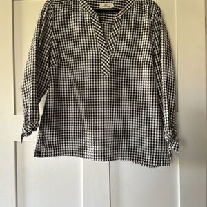 Vineyard Vines Black and White Blouse